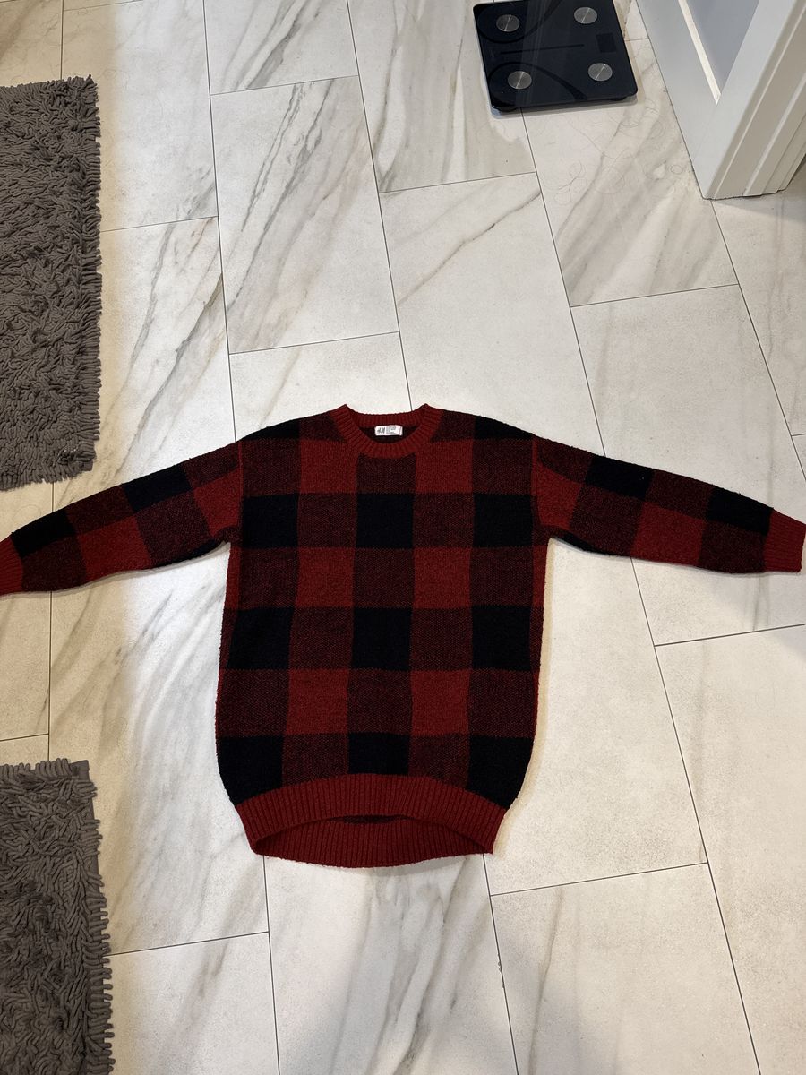 H & M Size 8-10 oversize Sweater.
