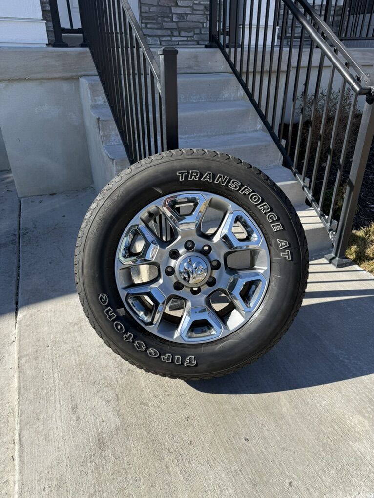 Dodge Ram 3500 Limited Rims and Tires 285/60R20