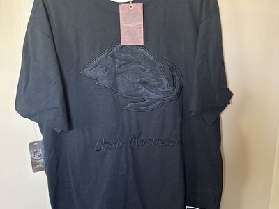 Mitchell & Ness NHL Utah Mammoth Embroidered T-Shirt Black Size Large NWT