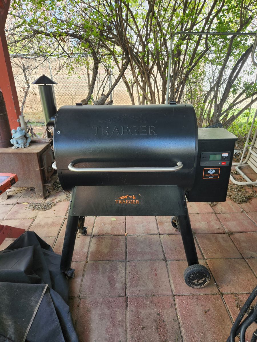 Traeger Pro 780 Pellet Grill — Like New, Barely Used