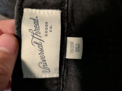 Universal Thread Women's Size 16/33R Black Vintage Straight Jeans - Made in Vietnam