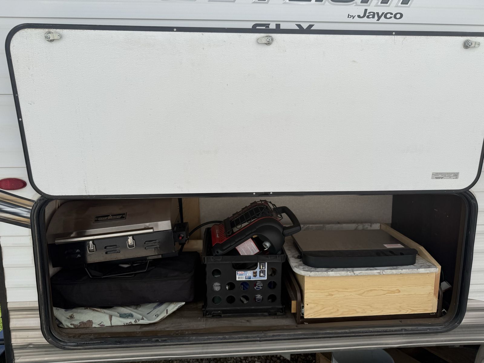 Main image 6