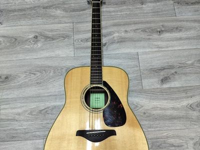 Yamaha FG830