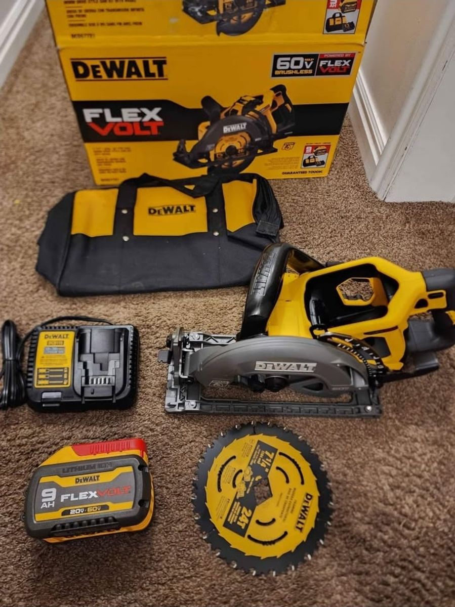 DEWALT FLEXVOLT 60V MAX 7-1/4 in. Cordless Worm Drive Style Saw with 9.0Ah Battery Kit