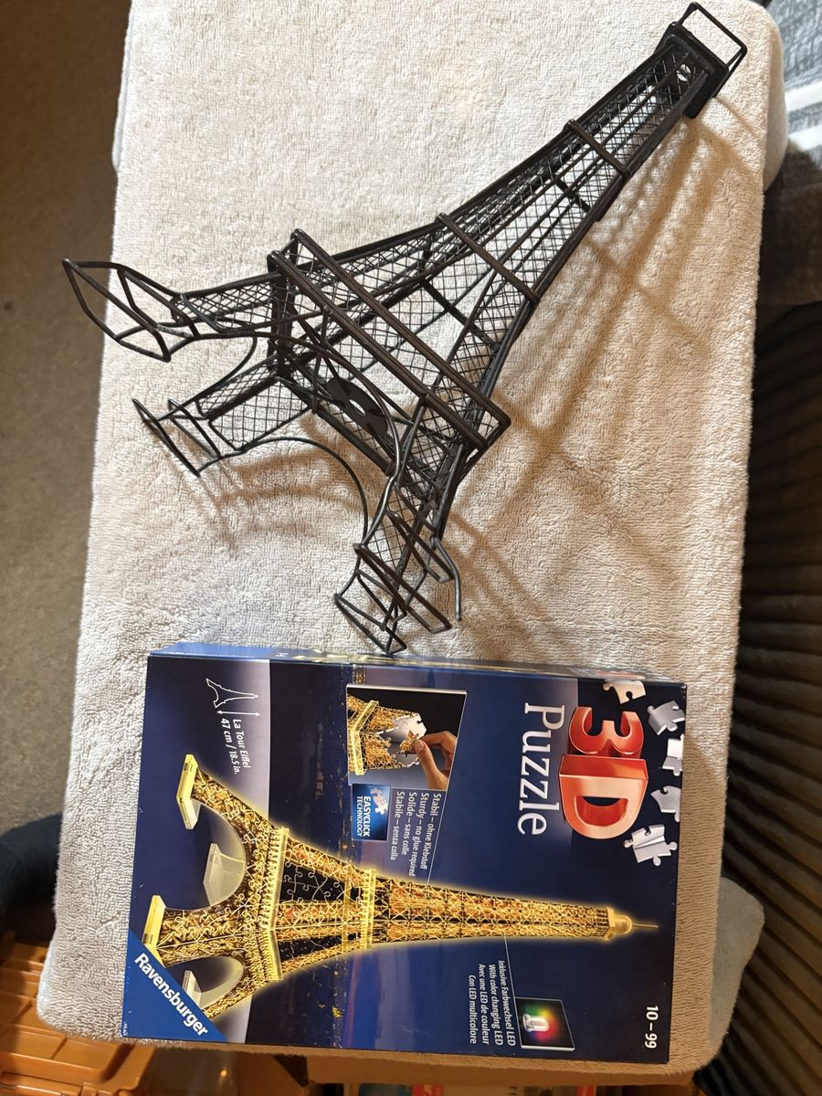 Ravensburger Eiffel Tower 3D Puzzle - 47cm/18.5in with Color Changing LED