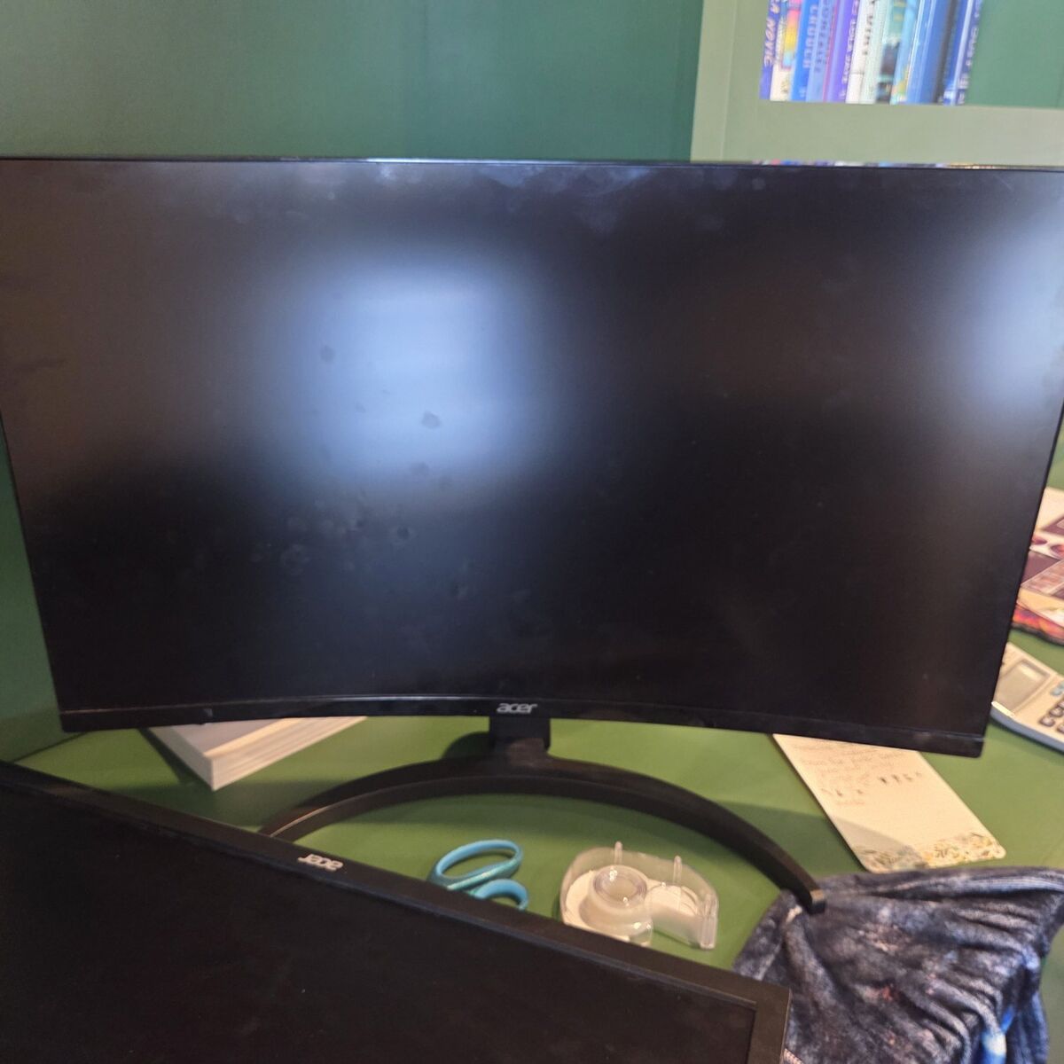 1 Acer 27" Curved monitor