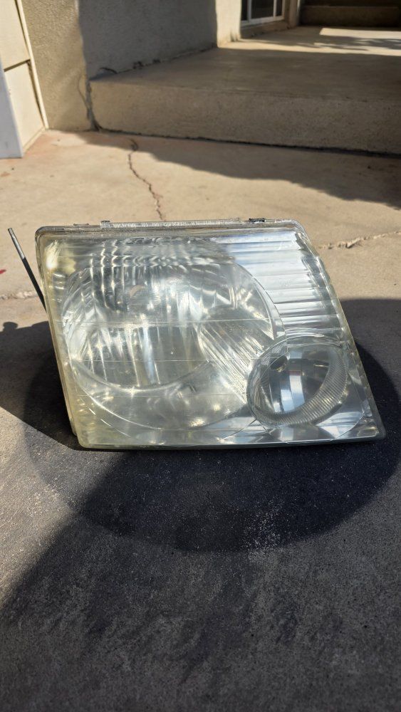 2004 ford explorer headlight OEM passenger side