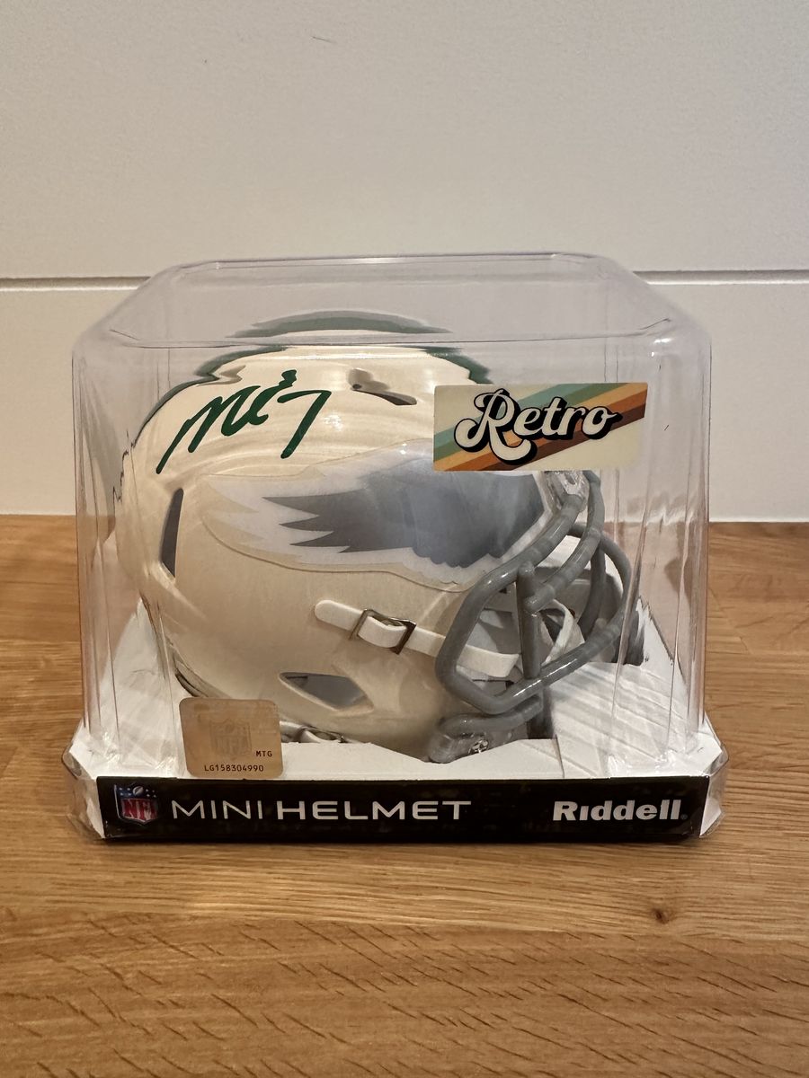 Michael Vick Signed Eagles Retro Mini Helmet – Beckett Witnessed