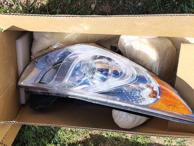 passenger side headlight Hyundai sonata 2011-2015