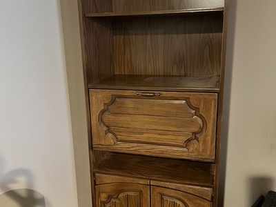 Standing shelf