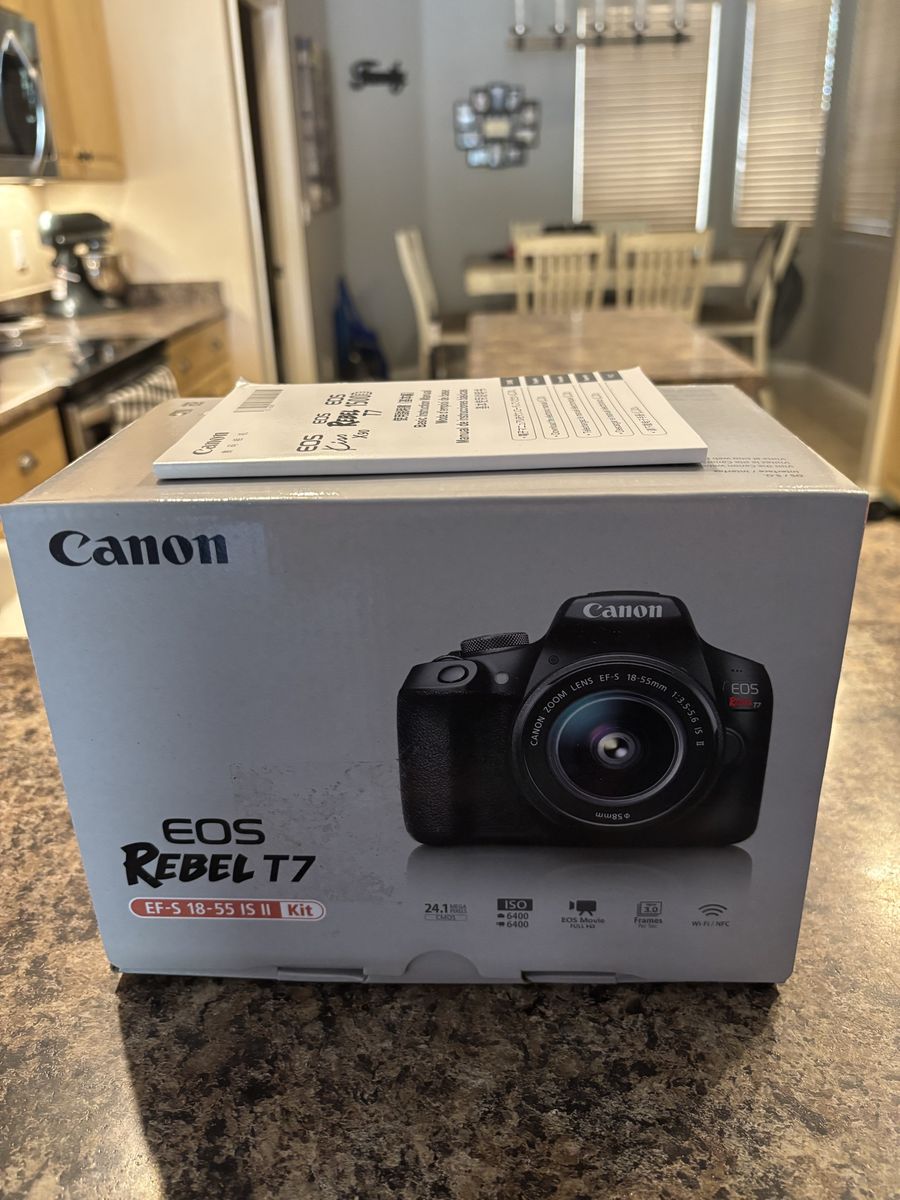 Canon EOS Rebel T7 DSLR Camera Bundle