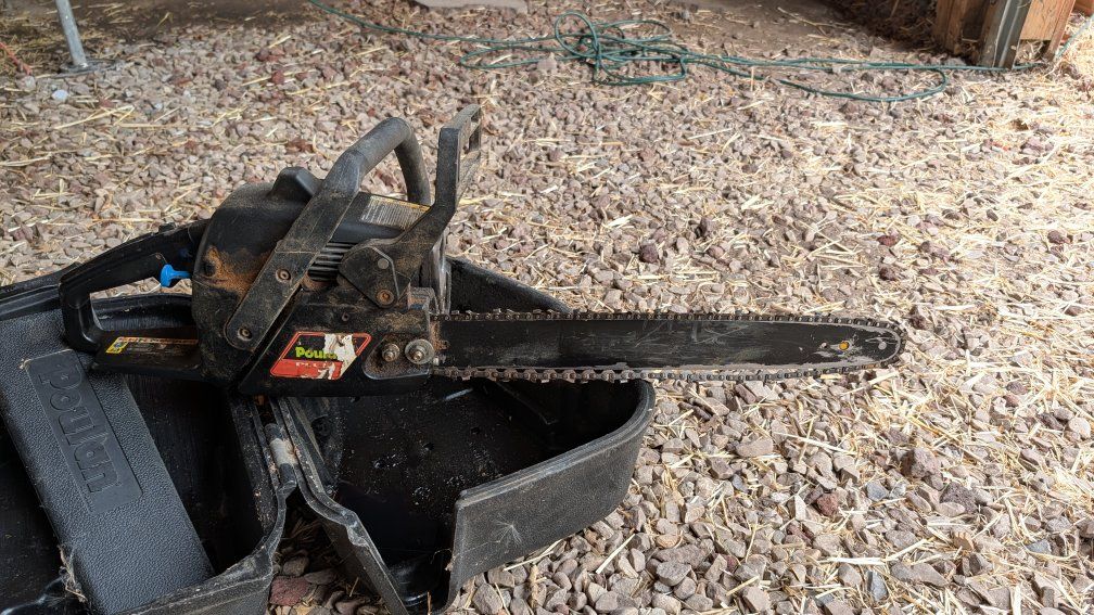 Poulan 2155 Plus 2.1 c.i. Gas Chainsaw