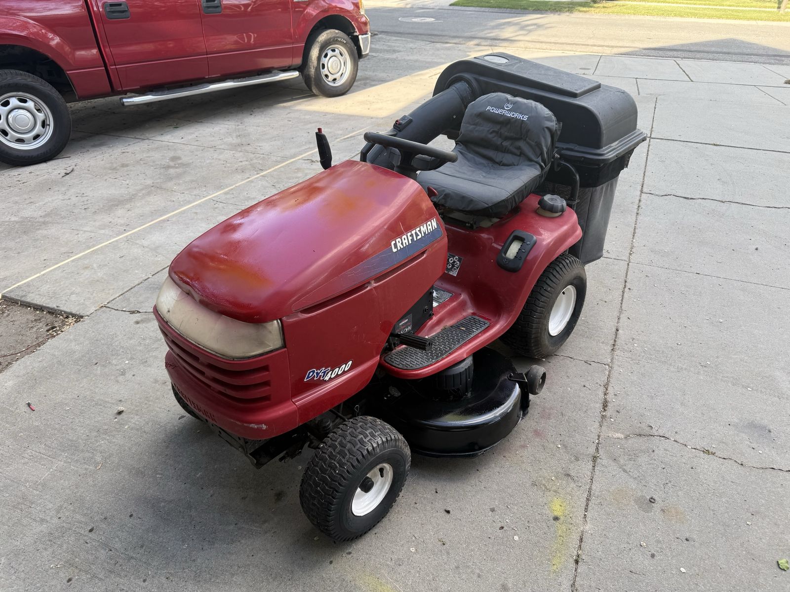 Craftsman DYT4000 riding mower w/bagger