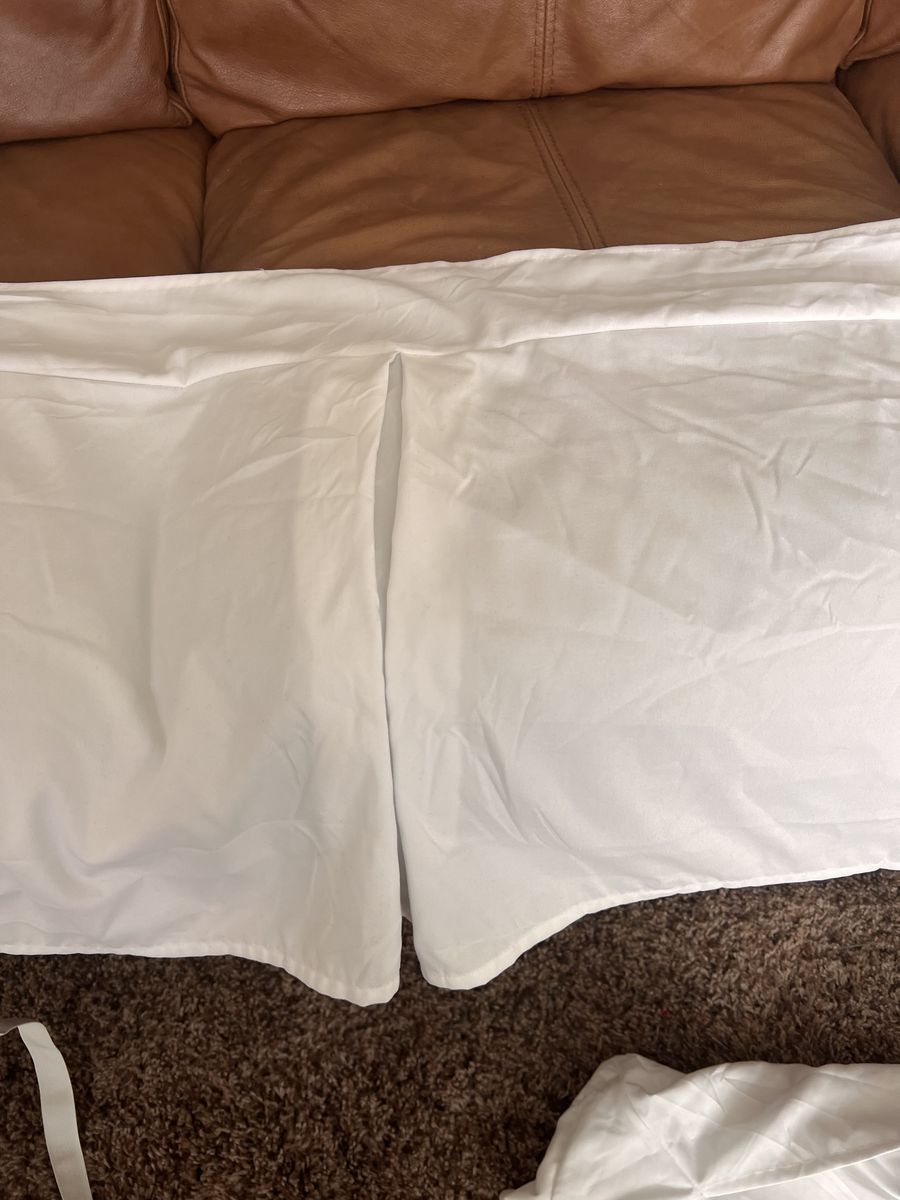 King-size Dust Ruffle