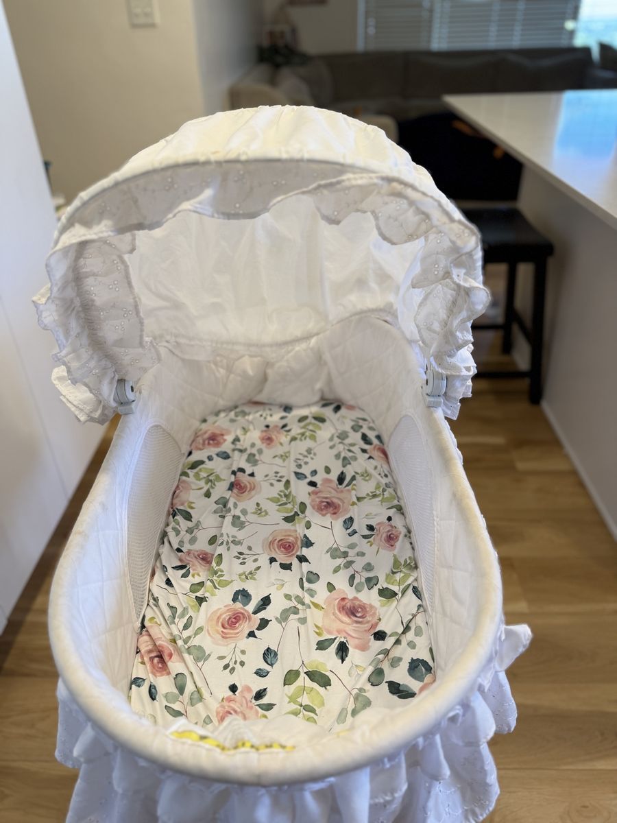 White Baby Bassinet with Floral Sheet - Gently Used, Classic Design, Mobile