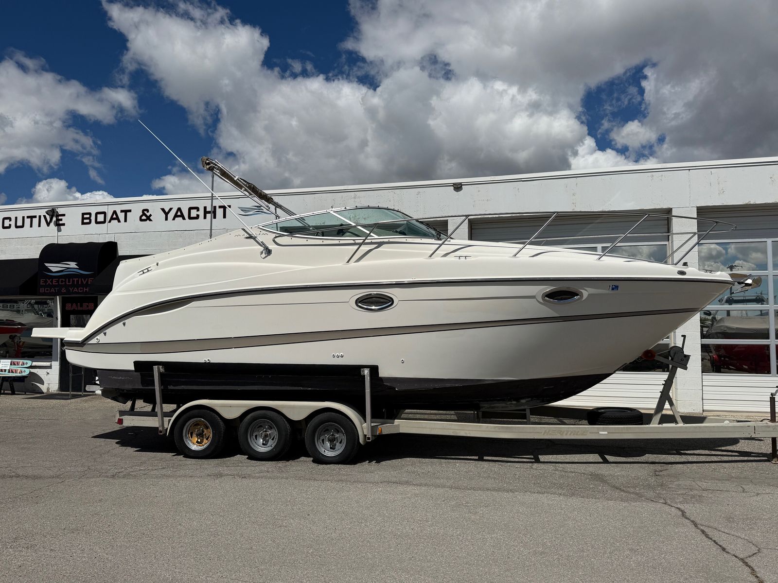 2000 27' Maxum 2700 SCR Cruiser