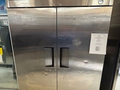 TRUE 2 DOOR REACH IN REFRIDGERATOR