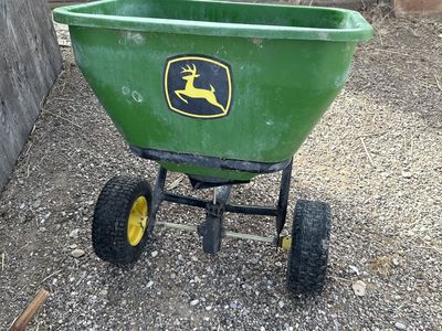 John Deer Spreader