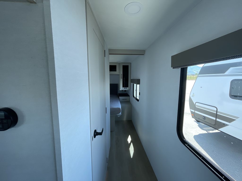 Main image 30