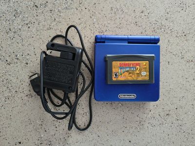 Nintendo Game Boy Advance SP w/ Charger & Donkey Kong Country 2