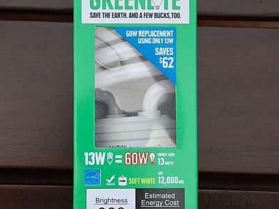 CFL Compact Florescent Bulbs New!!! (Box of 50) prepper preparedness