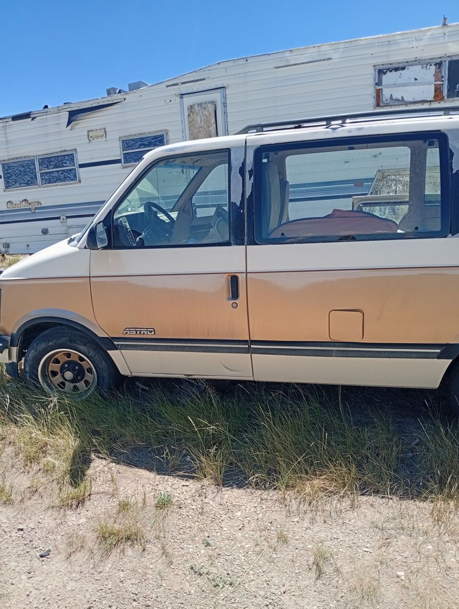 Parting out motor home and Astro van