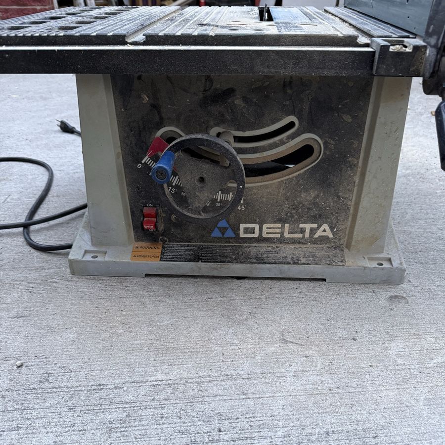 Delta 10” bench top table saw