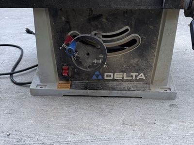 Delta 10” bench top table saw