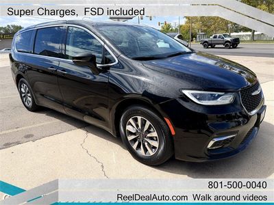 2024 Chrysler Pacifica Plug-In Hybrid Select