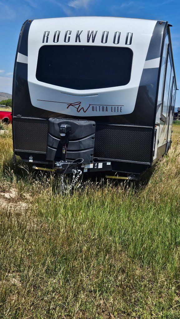 2021 Forest River Rockwood Ultralight 2902SW 35' travel trailer