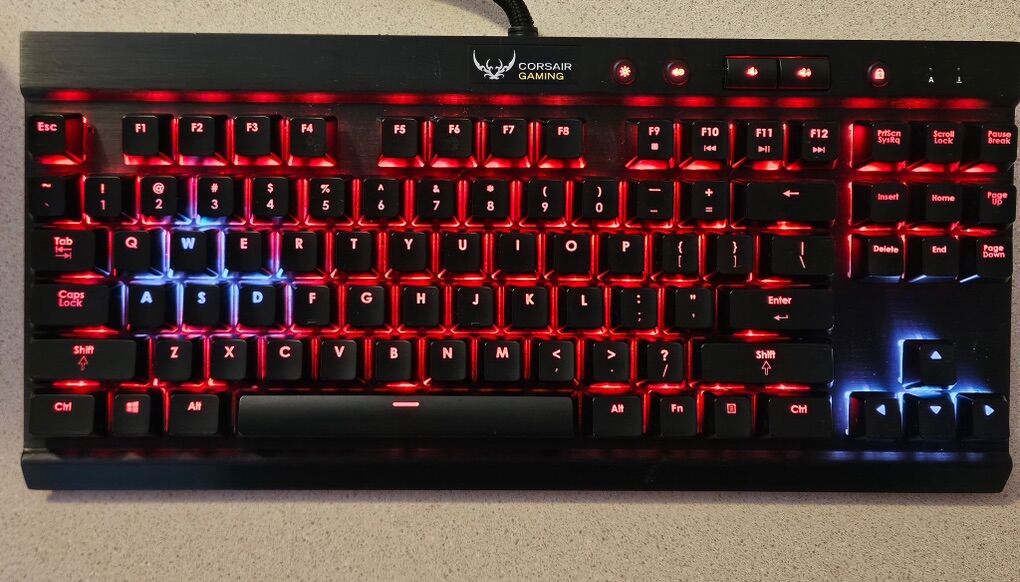 CORSAIR GAMING K65 RGB MECHANICAL KEYBOARD
