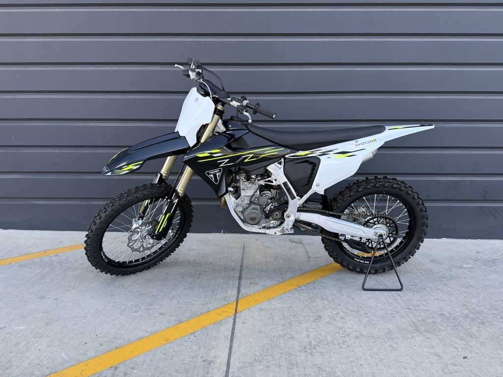 2026 Triumph TF 450-X Jet Black/Pure White