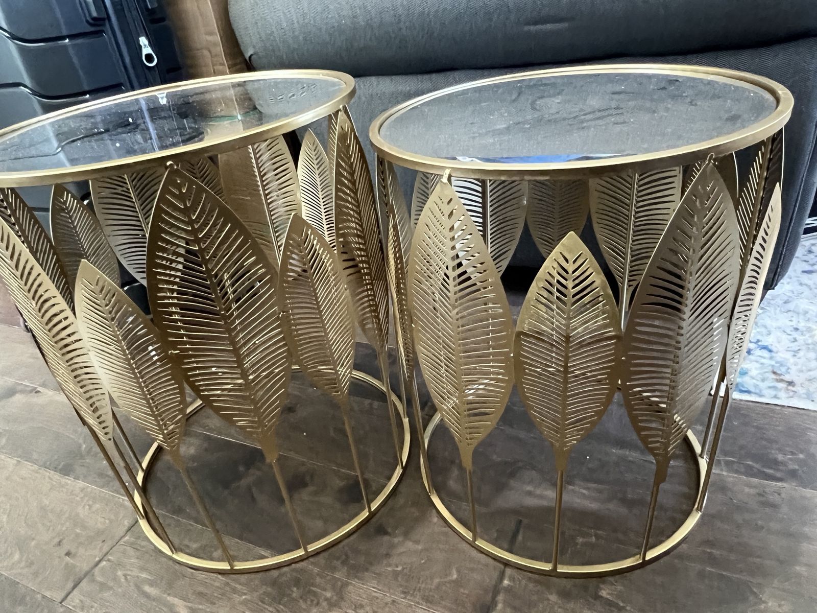 Nesting side tables