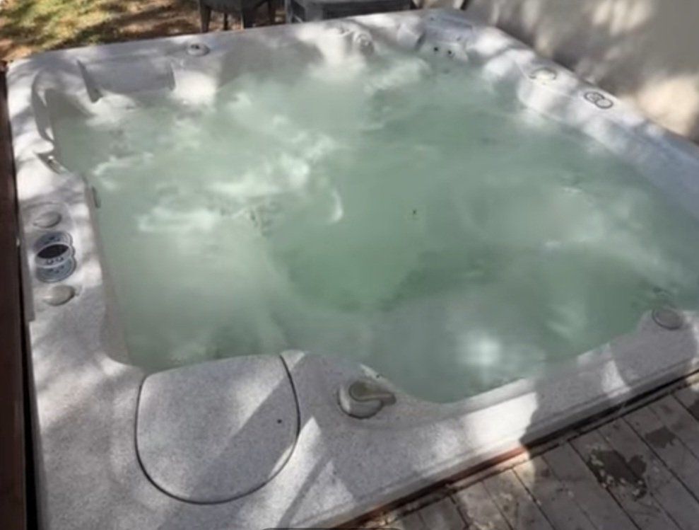 Caldera Spas 8x8 Hot Tub - Refurbished and Tested Thoroughly - Works Perfectly! Includes 30-day Guarantee - Delivery Available