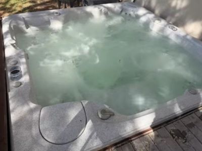 Caldera Spas 8x8 Hot Tub - Refurbished and Tested Thoroughly - Works Perfectly! Includes 30-day Guarantee - Delivery Available