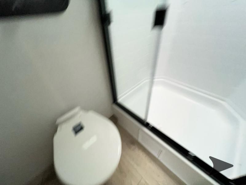 Main image 32