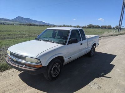 2002 Chevrolet S-10 Base