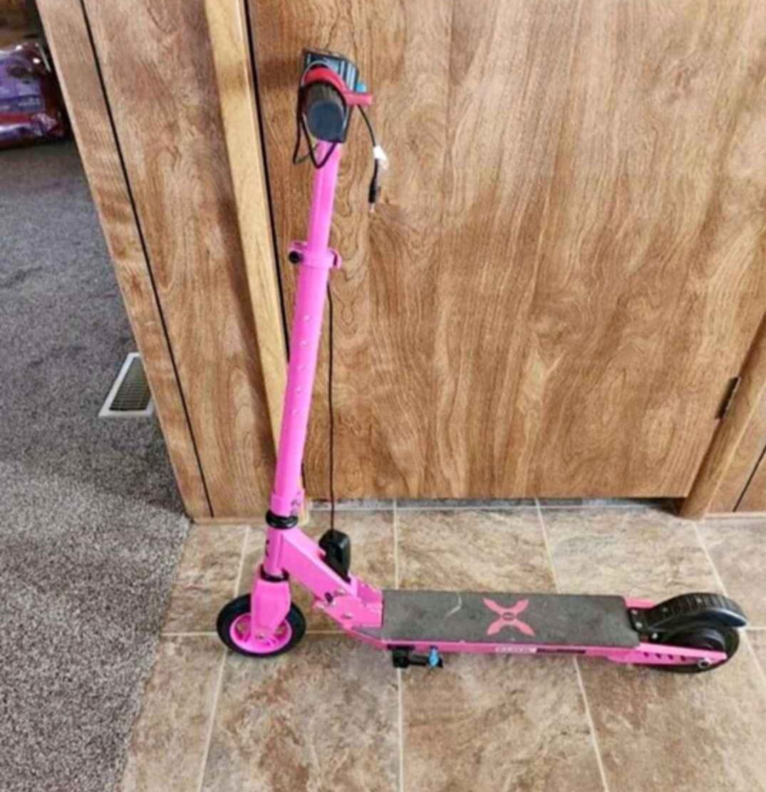 Like new Hover-1 x-Flare Folding Electric Scooter for Kids