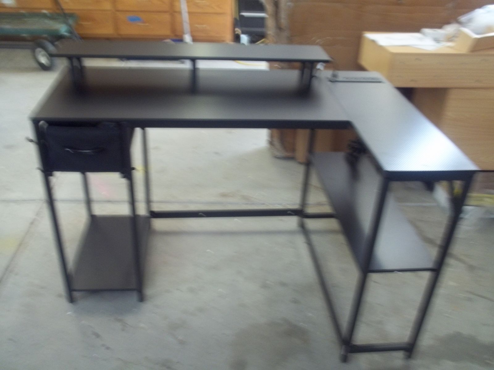 Eivanet 47" l shaped desk with usb port