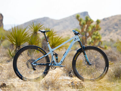 2024 Pivot Mach 4 SL dream build i9 solix carbon eewings AXS 1987 pike ult bike yoke