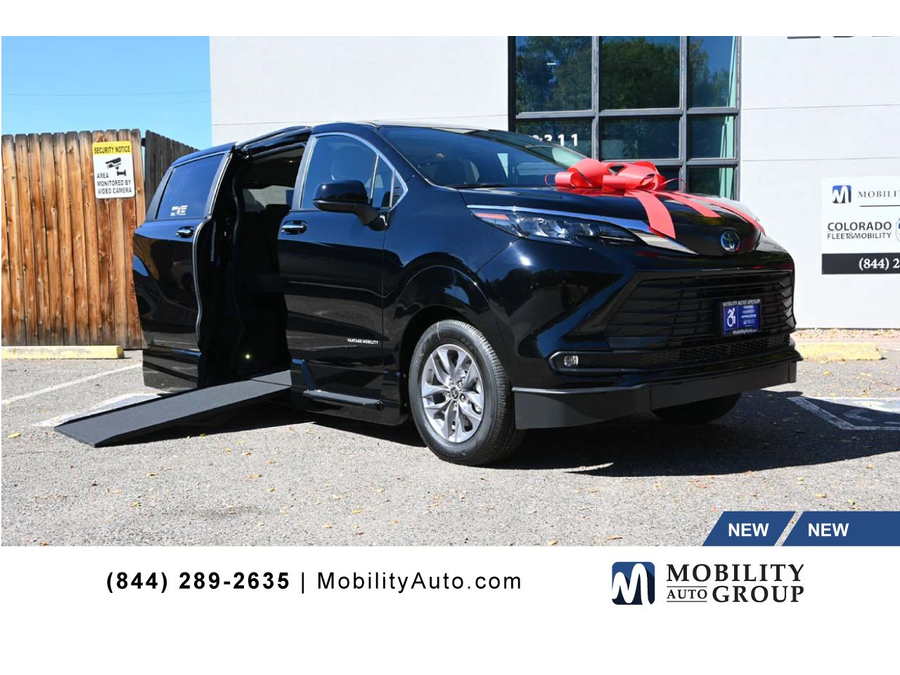 2025 Toyota Sienna XLE 7-Passenger