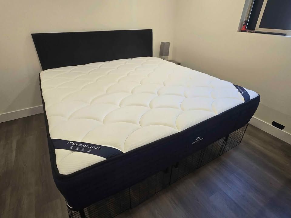 Dreamcloud King Mattress with Platform Bed Frame