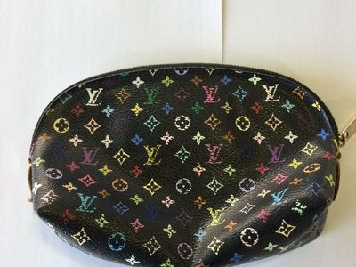 Louis Vuitton Pouch #E75012670