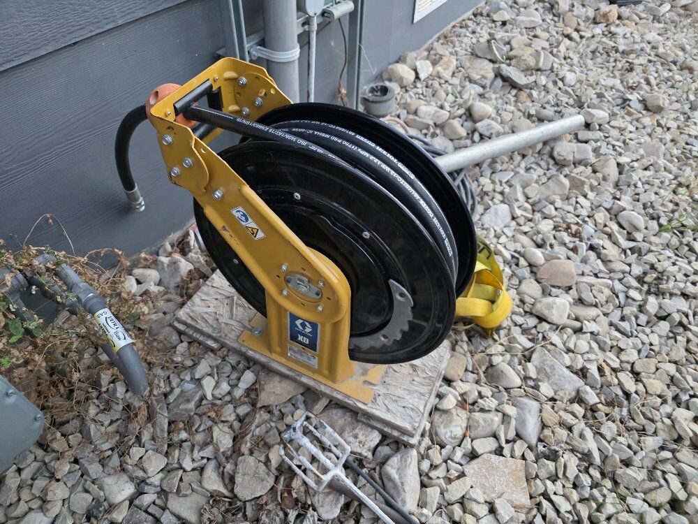 Graco HSMDDF Spring-Rewind Hose Reel