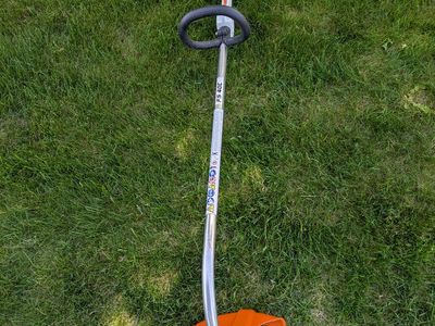 Stihl FS 40 C Gas-Powered Curved Shaft String Trimmer Weed Wacker