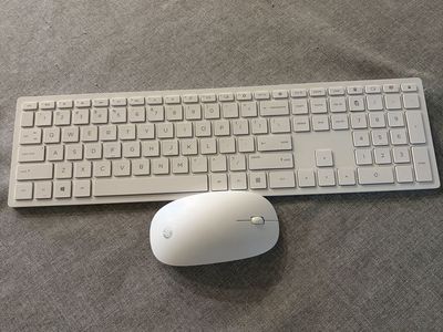 Wireless keyboard and a wireless mouse HP