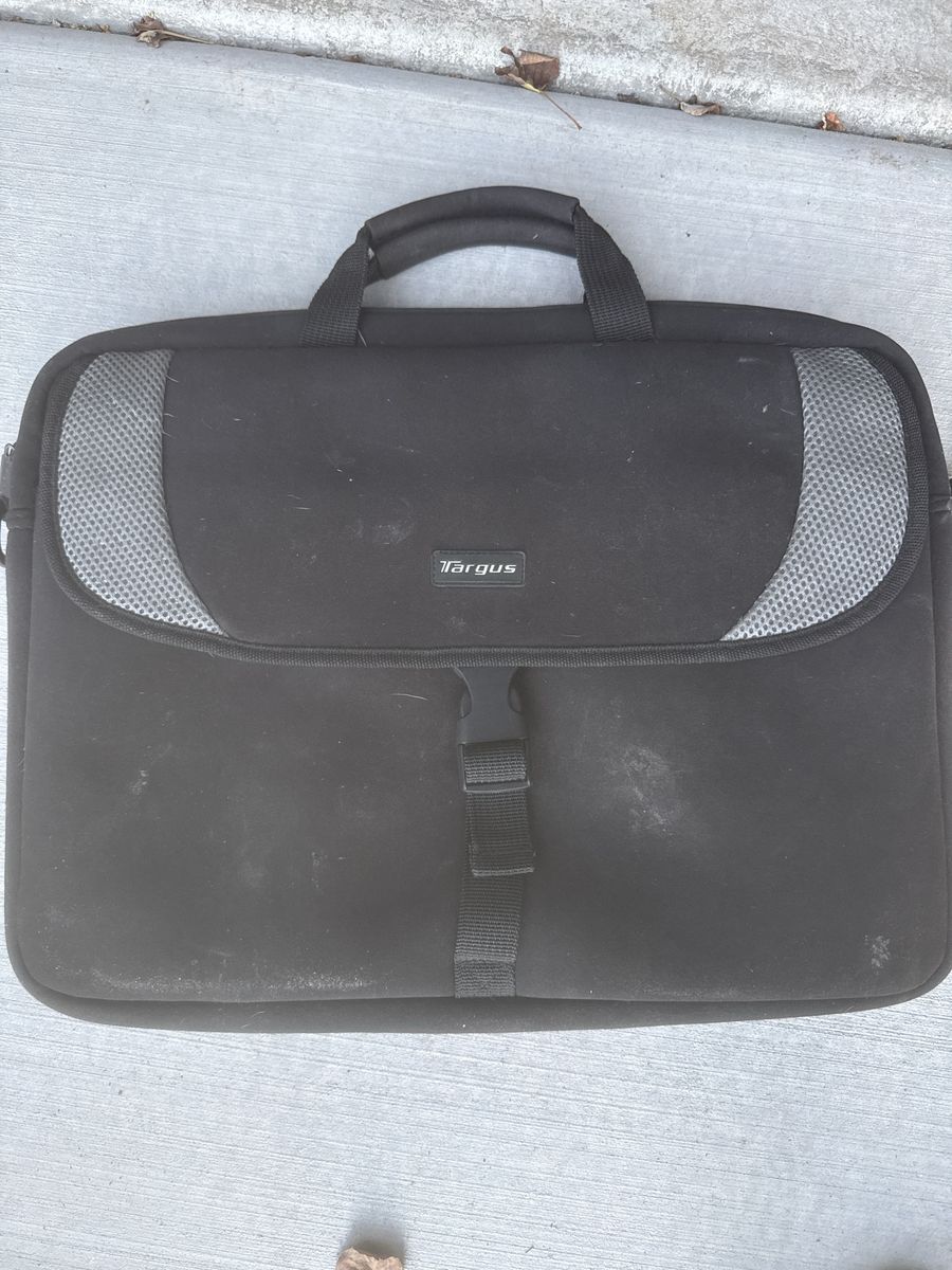 Targus Black Laptop Briefcase Bag with Carry Handle and Front Buckle