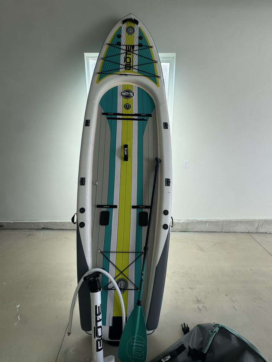 Bote Rackham Ultra Arrow Paddle Board