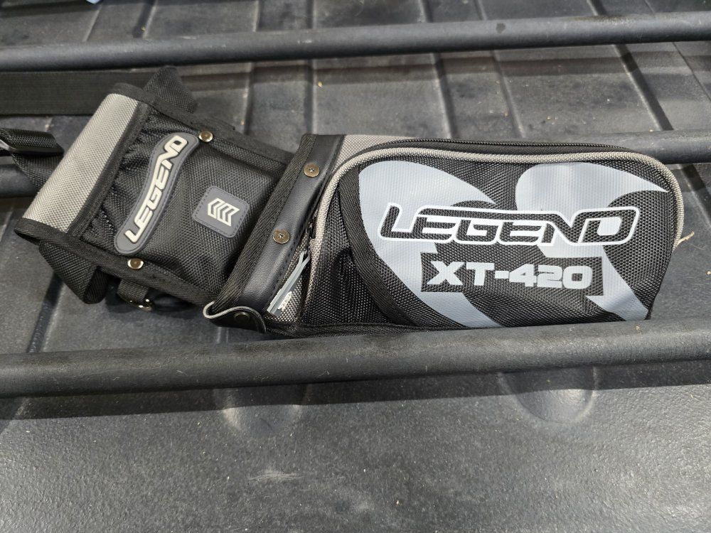 Legend XT-420 Field Archery Quiver
