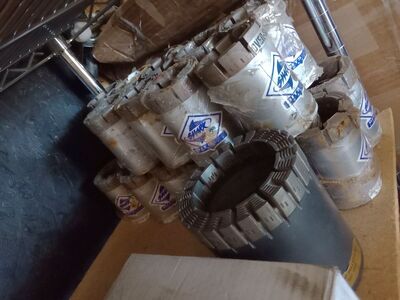 Diamond drill bits